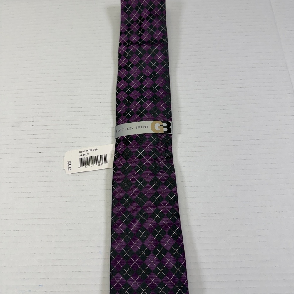 Geoffrey Beene Argyle Pattern Tie in Purple and Black Hand Made Silk New W/Tags